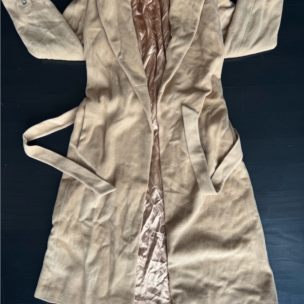 Meyer Jonasson Elegant Tan Trench Coat